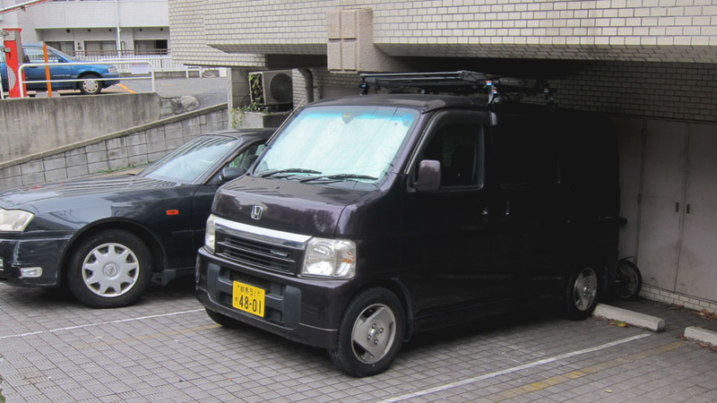 Illustration for article titled Take A Walk Through Tokyo's Dense Car Culture